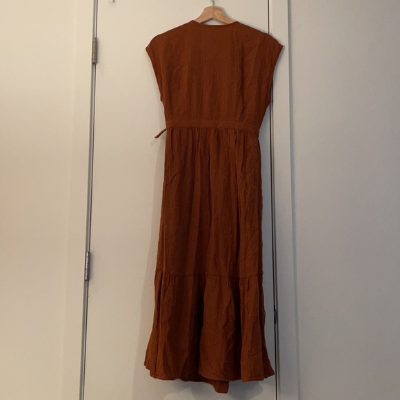 Short Sleeve V-Neck Ruffle Hem Midi Dress - Picture 7 of 7